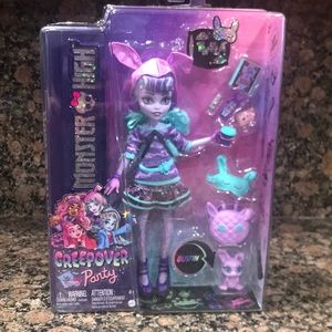 Monster High Creepover Party Twyla Doll NIB